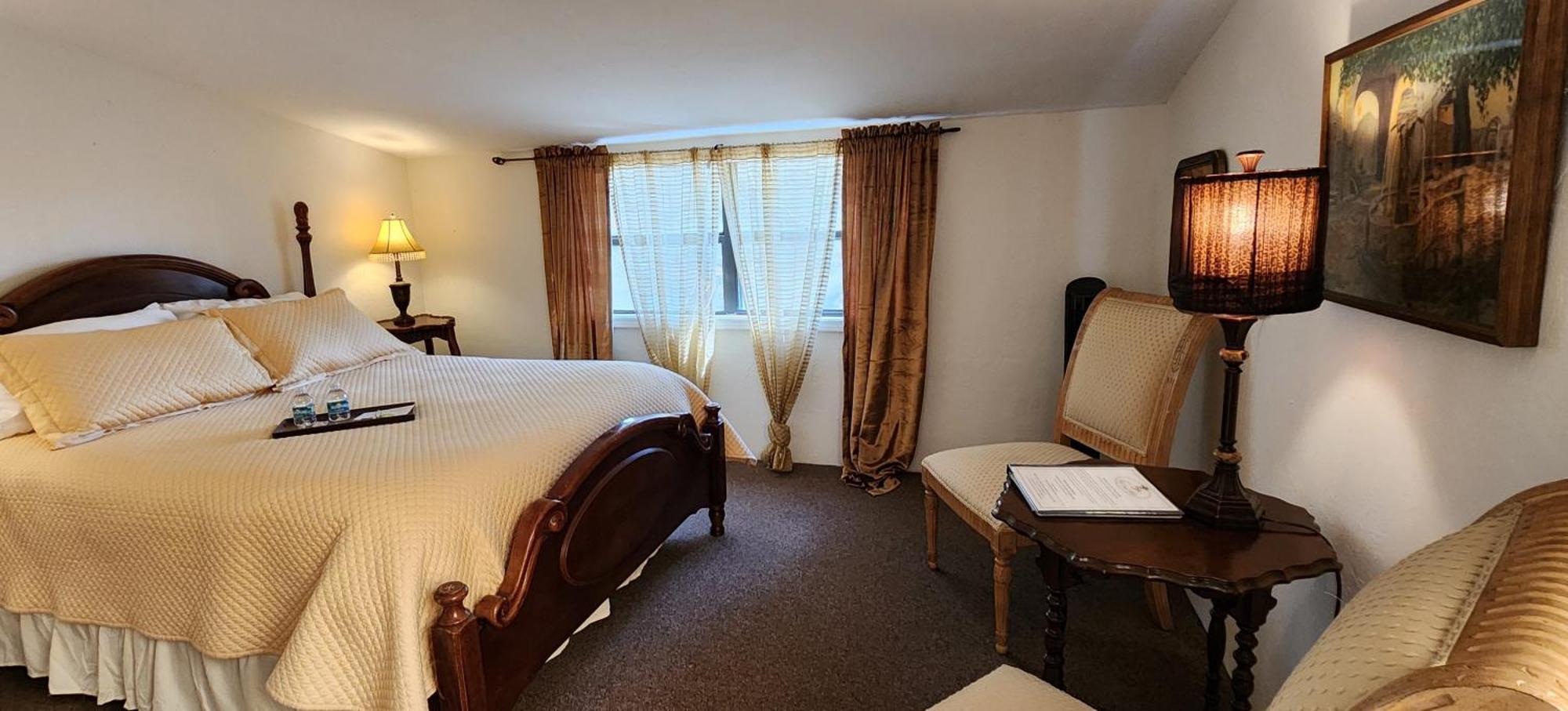 Lily Creek Lodge *